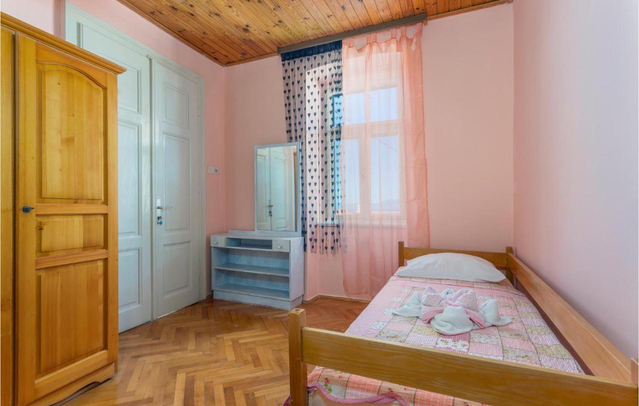 Cozy Home In Omisalj With Kitchen Dış mekan fotoğraf