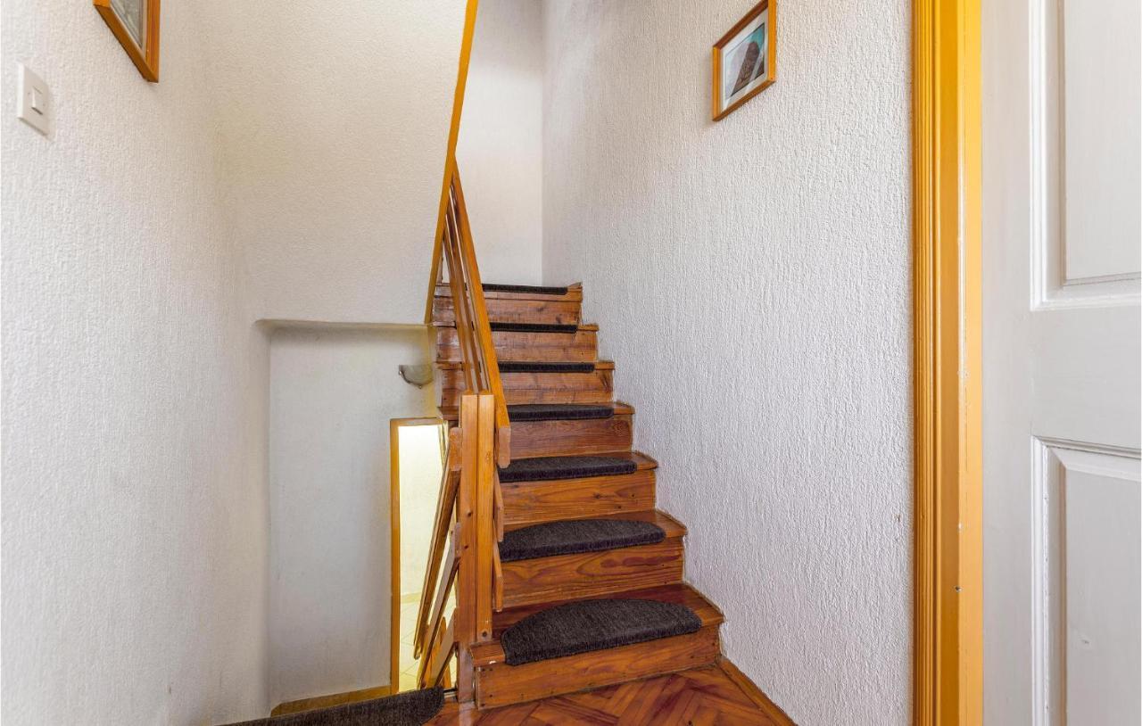 Cozy Home In Omisalj With Kitchen Dış mekan fotoğraf
