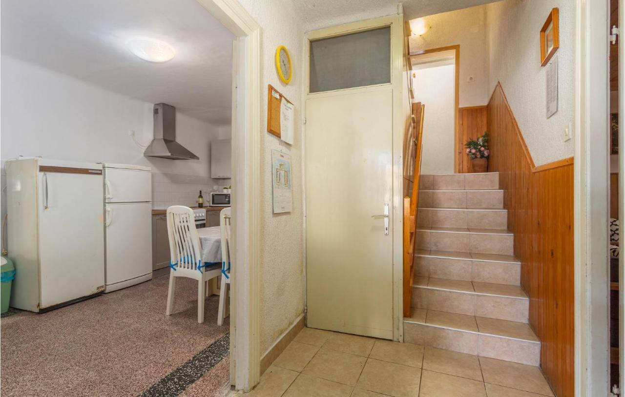 Cozy Home In Omisalj With Kitchen Dış mekan fotoğraf