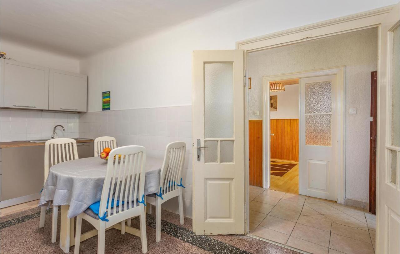 Cozy Home In Omisalj With Kitchen Dış mekan fotoğraf