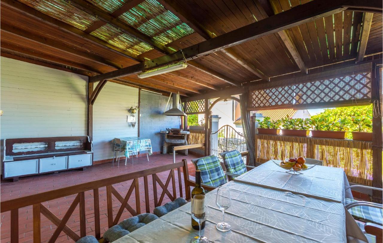 Cozy Home In Omisalj With Kitchen Dış mekan fotoğraf