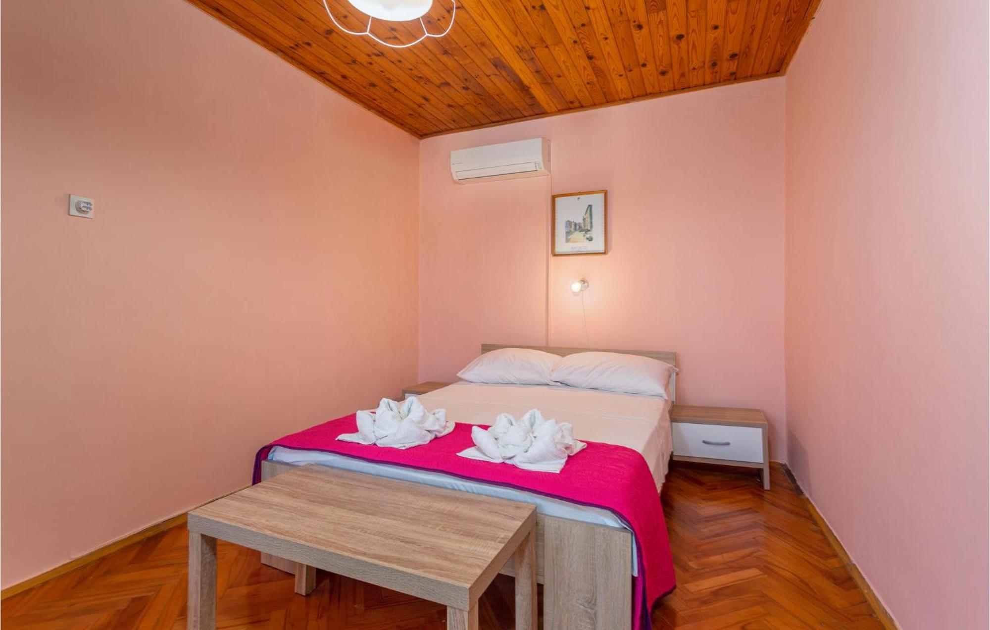 Cozy Home In Omisalj With Kitchen Dış mekan fotoğraf