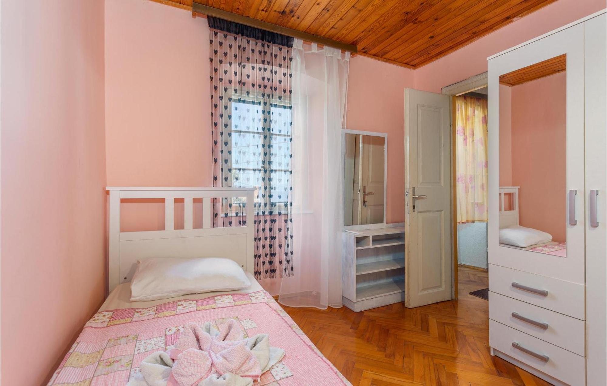 Cozy Home In Omisalj With Kitchen Dış mekan fotoğraf