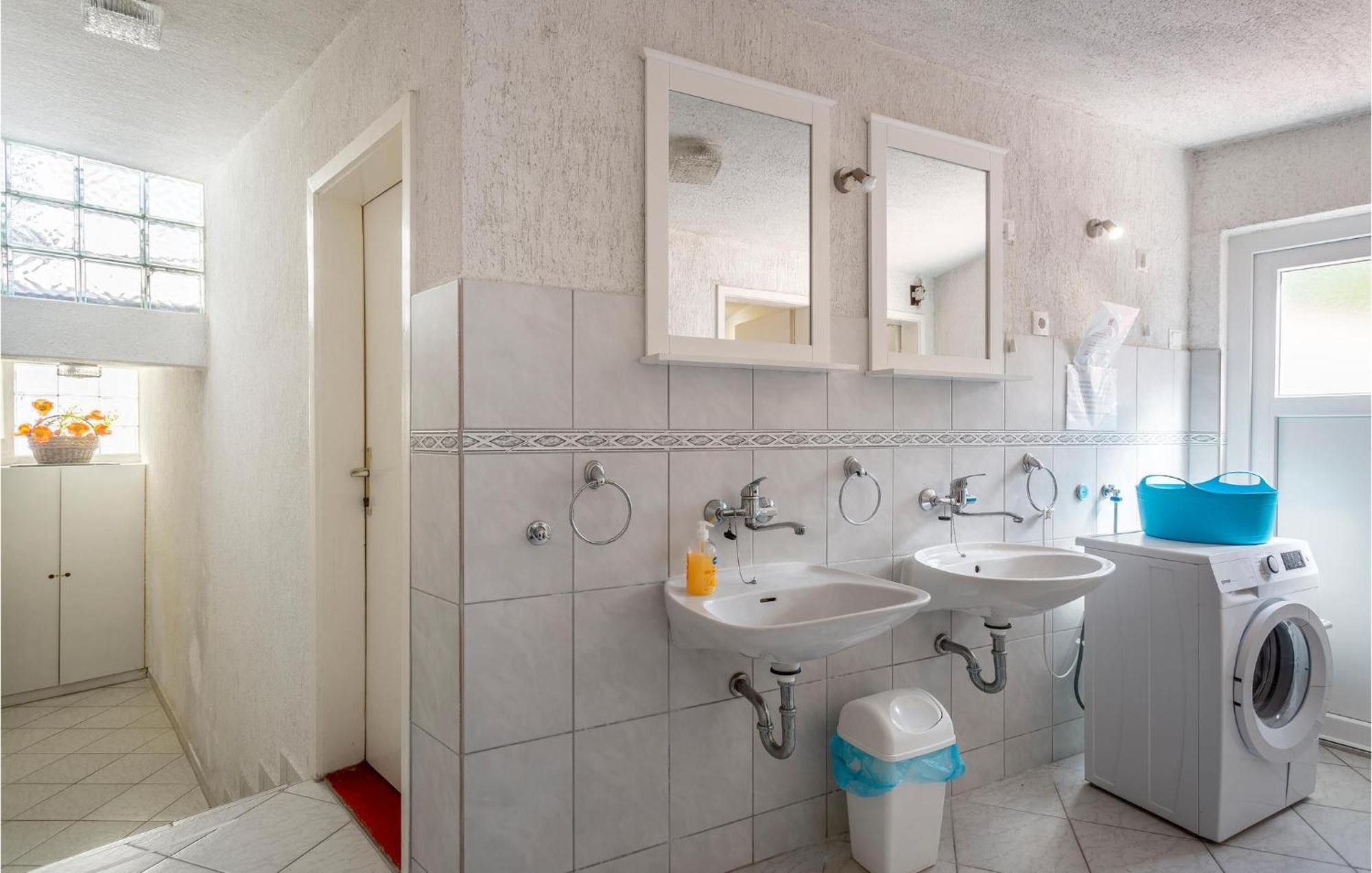 Cozy Home In Omisalj With Kitchen Dış mekan fotoğraf