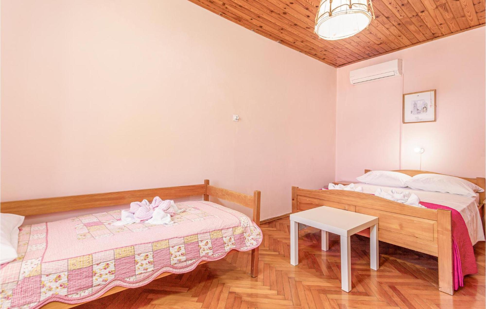 Cozy Home In Omisalj With Kitchen Dış mekan fotoğraf