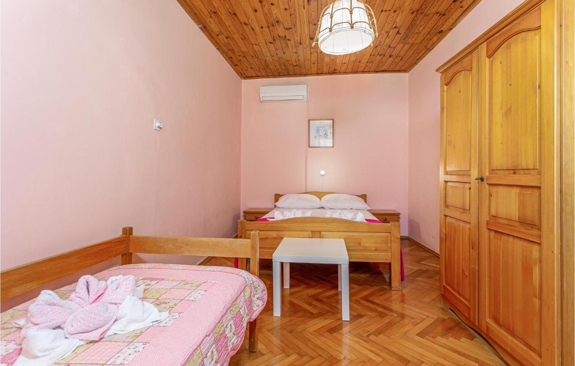 Cozy Home In Omisalj With Kitchen Dış mekan fotoğraf