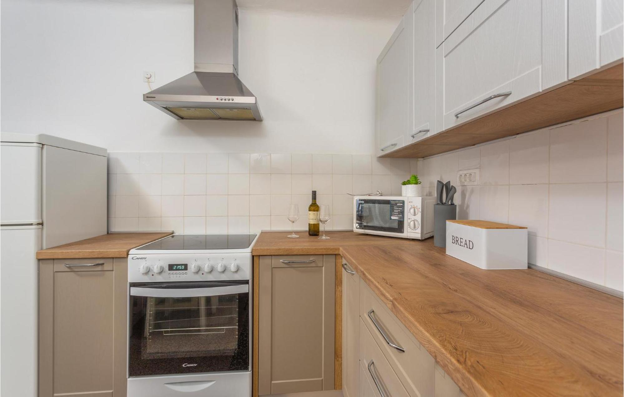 Cozy Home In Omisalj With Kitchen Dış mekan fotoğraf