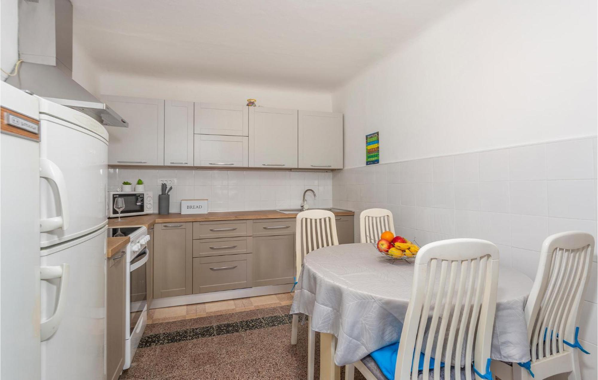 Cozy Home In Omisalj With Kitchen Dış mekan fotoğraf